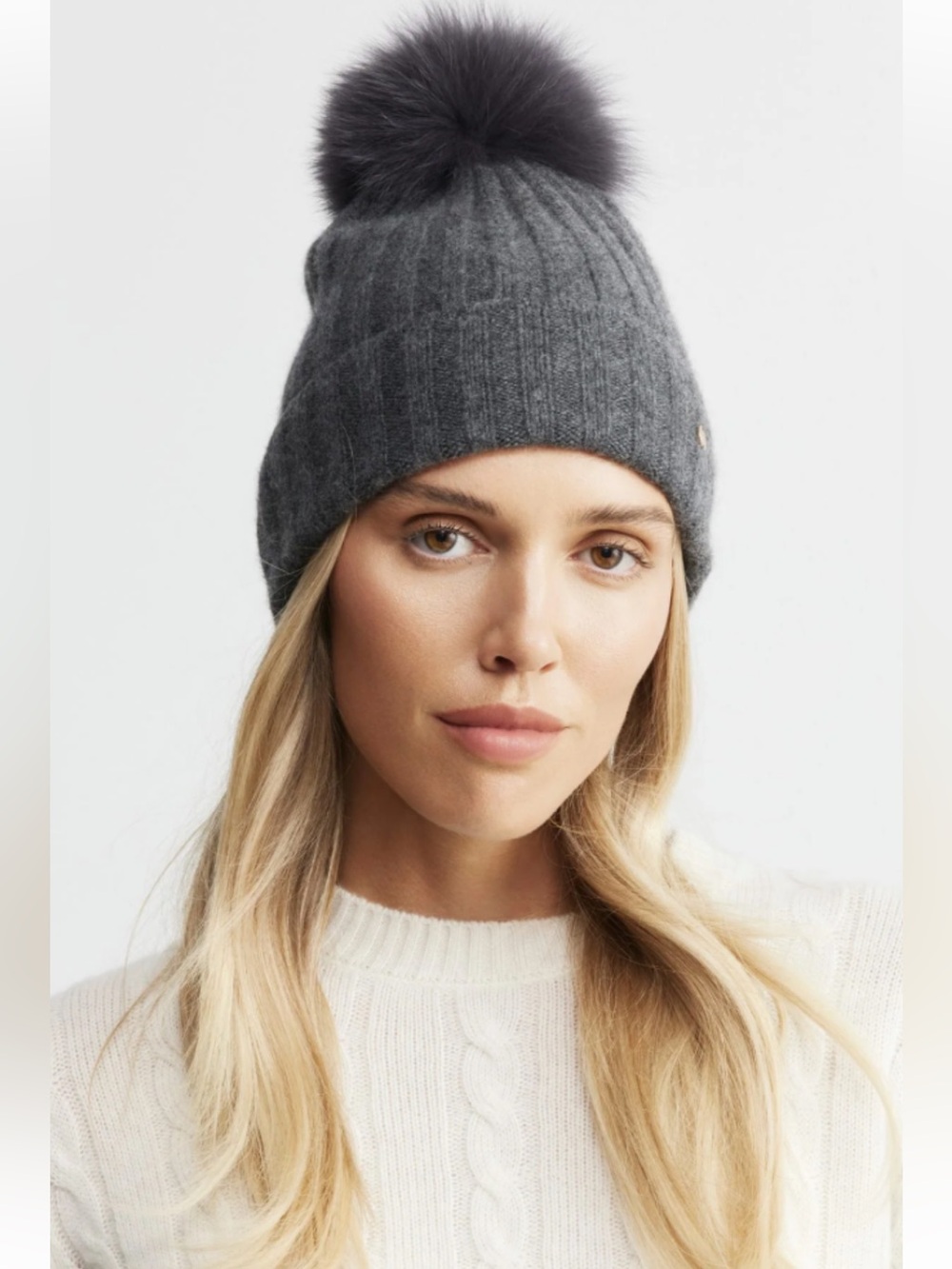 White + Warren 100% cashmere Gray Cable Knit Beanie